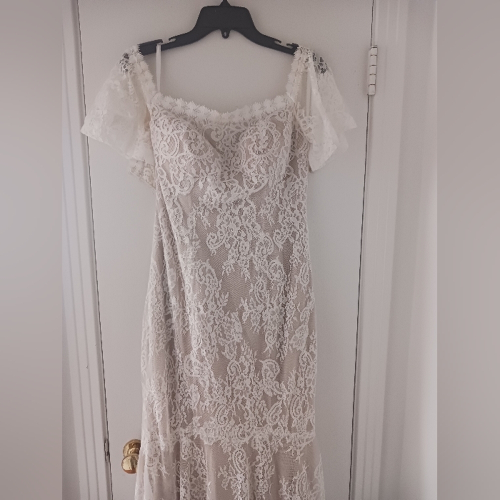 Wilderly Stella Gown size 12